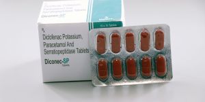 Diclofenac Potassium, Paracetamol & Serratiopeptidase Tablet