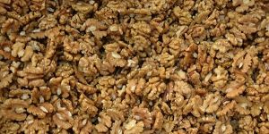 Chalu Half Walnut Kernels