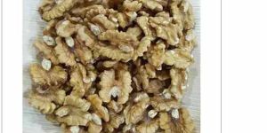 Raw Walnut Kernel