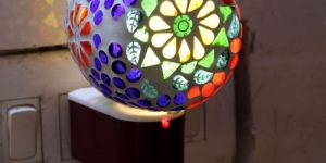Kapoor Dani with Electric Light
