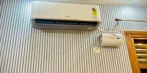 Lloyd Split AC