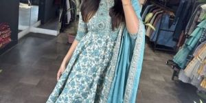 Ladies Ethnic Suit