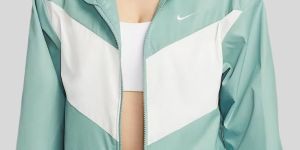 Nike Sportswear Windrunnerloose Woven Hooded Jacket For Women