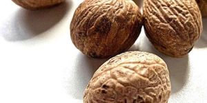Whole Brown Nutmeg Mace Spice
