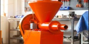 Cow Dung Log Making Machine