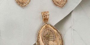 22K Italian Gold Pendant Earring Set