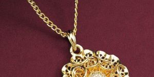 Yellow Gold Natural Diamond Pendant