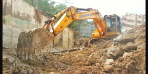 Earthmovers On Rent-L&T