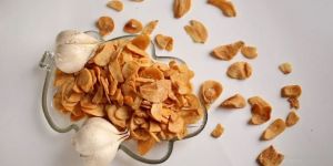 Fried Garlic Flakes