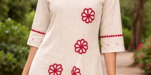 Ladies Floral Embroidered Cotton Kurti