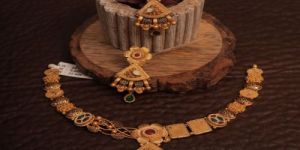Temple Floral Drop Necklace Set