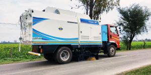 CNG Operated Road Sweeper Machine