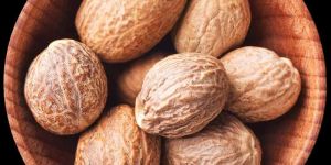 Dried Whole Nutmeg