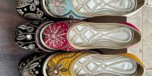 Handmade Velvet Jutti