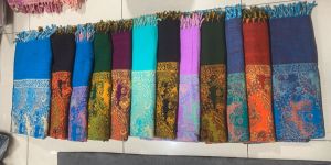 Ladies Printed Acrylic Shawl