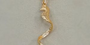 Stylish Seahorse Shape Pendant Golden Chain Necklace