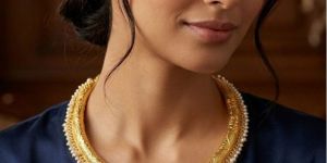 Traditional Golden Pearl Border Choker Necklace