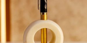 Marble Round Pen Stand