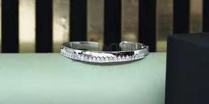 Single Line Pear Lab Grown Diamond Stiff Bracelet