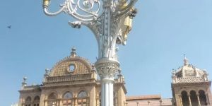 Decorative Traditional Garden Pole Light