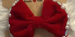 Red Bow Clip