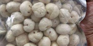 6 Plus Suta Handpicked Makhana