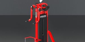 Lateral Raise Machine