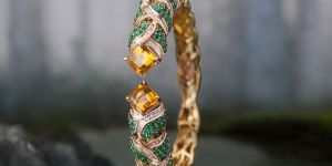 Golden Emerald Twist Moissanite Luxury Bangle