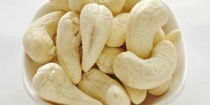W220 Whole Cashew Nut
