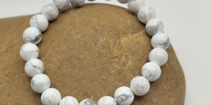 White Howlite Beaded Elastic Healing Bracelet
