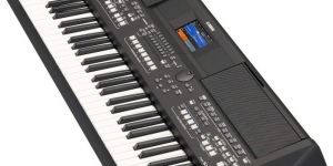 Yamaha PSR-SX600 Digital Workstation Keyboard