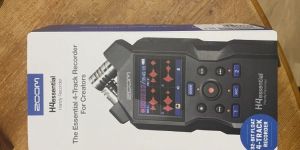 Zoom H4essential 4-Track Handy Recorder
