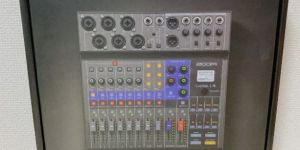 zoom livetrak l-8 podcast digital mixer recorder