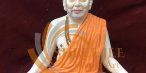 pramukh swami maharaj marble statue
