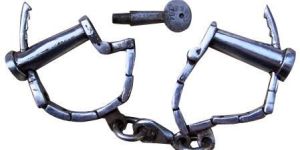 Item Code : HC 002 Steel Handcuffs