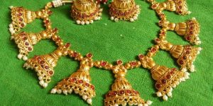 Traditional Necklace Set