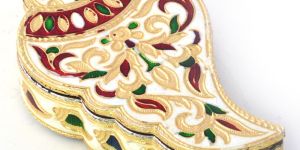Fancy Shankh Shape Golden Meenakari Dryfruit Box
