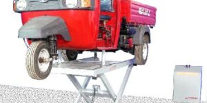 3 Wheeler Service Lift
