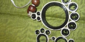 Paper Paw Pendant Set