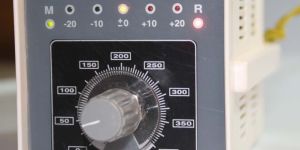 BLIND TEMPERATURE CONTROLLERS