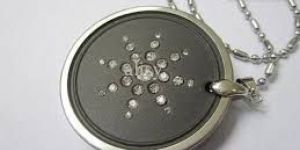 Quantum Science Pendent