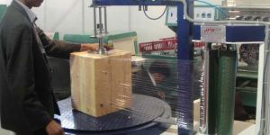 Box Stretch Wrapping Machine