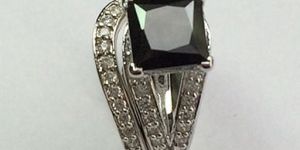 Fashionable Moissanite Rings