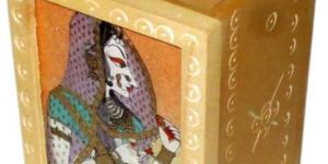 WOODEN GEM STONE PEN HOLDER