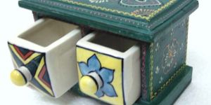 WOODEN PAINTING DRAWERS