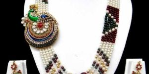 Logan One Side Pendent Pearl Mala Set