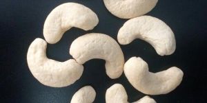 W320 (Whole) Cashew Kernels