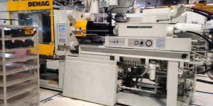 IMPORTED INJECTION MOULDING MACHINE