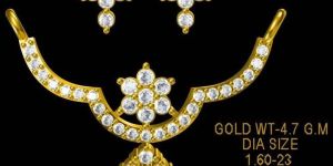 Studded Yellow Gold Necklace Set