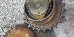 Excavator Track Motor with Device